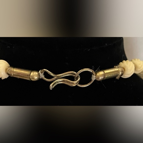 Vintage Carved Bone Graduated Bead Statement Necklace - Picture 6 of 9